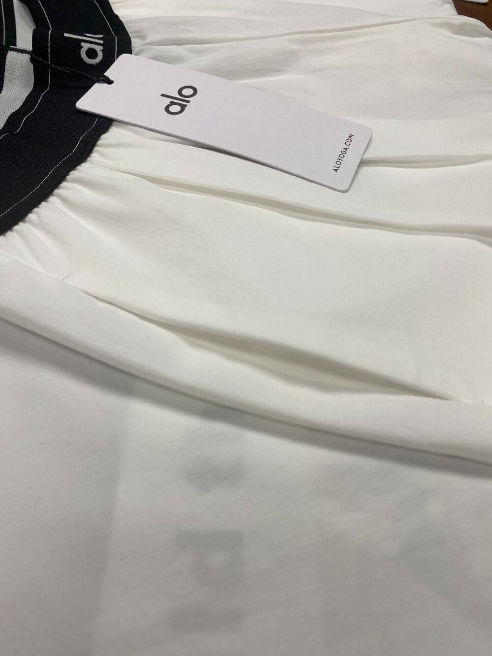 🦓New With Tags ALO Yoga👩🦳White Black Trouser Pants (30-inch inseam) - Picture 6 of 9